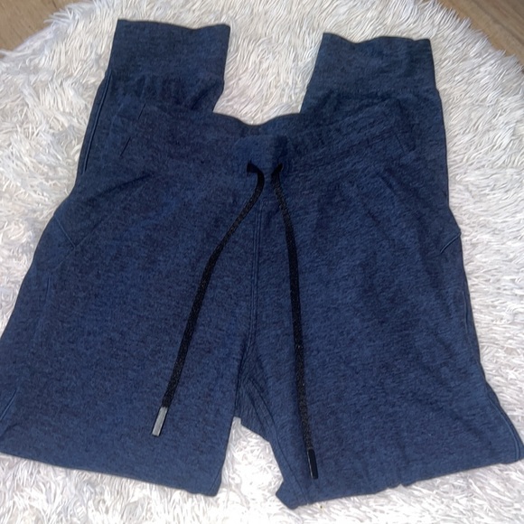 Lululemon ready to rulu joggers - Picture 4 of 4